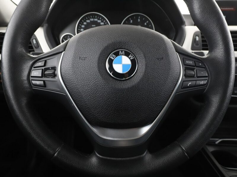 BMW 316 automat navi czujniki parkowania grzane fotele F30/F31 (2012-2020)