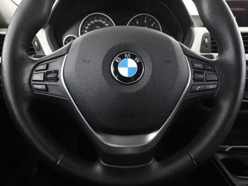 BMW 316 automat navi czujniki parkowania grzane fotele F30/F31 (2012-2020)