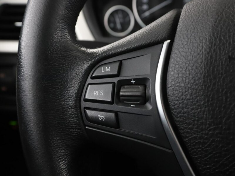 BMW 316 automat navi czujniki parkowania grzane fotele F30/F31 (2012-2020)