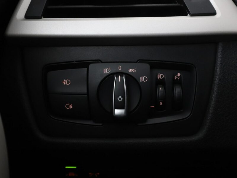 BMW 316 automat navi czujniki parkowania grzane fotele F30/F31 (2012-2020)