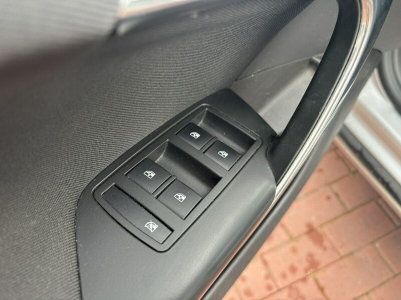 Opel Insignia Bogato wyposażony, Gwarancja, Navi, Automat, Lift A (2008-2017)
