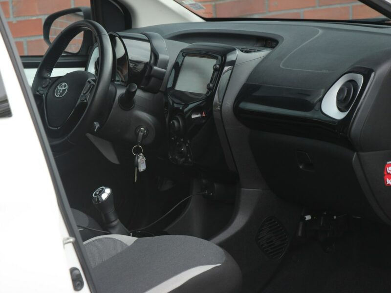 Toyota Aygo Klima*GrzaneFotele*Kamera*PanelDotyk*Esp*Led*Bluet*Alu15*Gwar VGS II (2014-)