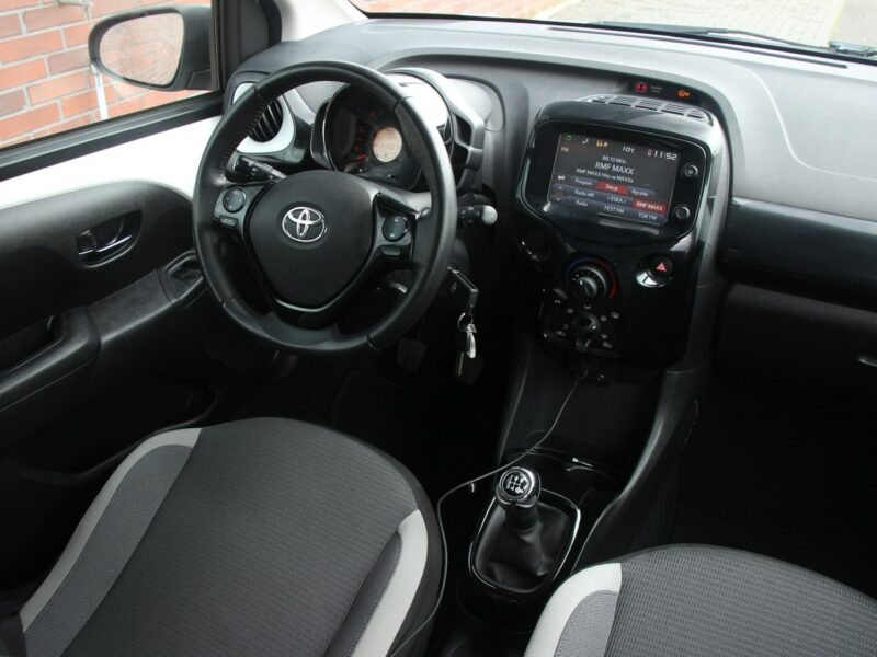 Toyota Aygo Klima*GrzaneFotele*Kamera*PanelDotyk*Esp*Led*Bluet*Alu15*Gwar VGS II (2014-)