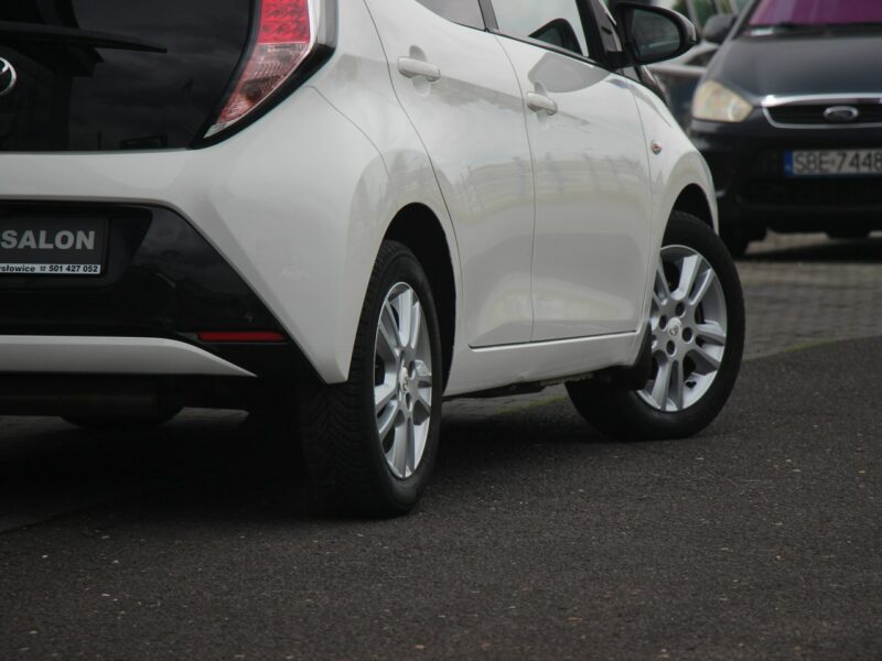 Toyota Aygo Klima*GrzaneFotele*Kamera*PanelDotyk*Esp*Led*Bluet*Alu15*Gwar VGS II (2014-)