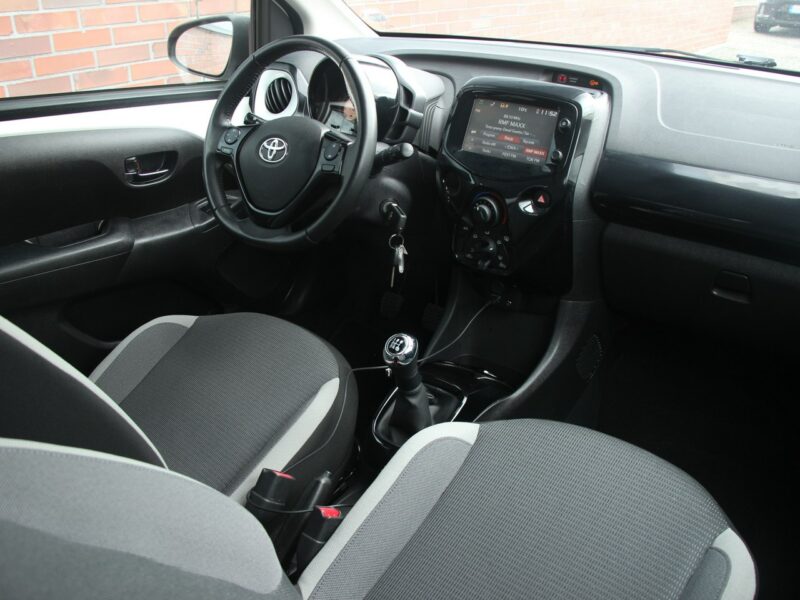 Toyota Aygo Klima*GrzaneFotele*Kamera*PanelDotyk*Esp*Led*Bluet*Alu15*Gwar VGS II (2014-)