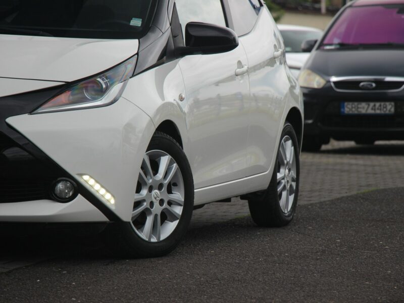 Toyota Aygo Klima*GrzaneFotele*Kamera*PanelDotyk*Esp*Led*Bluet*Alu15*Gwar VGS II (2014-)