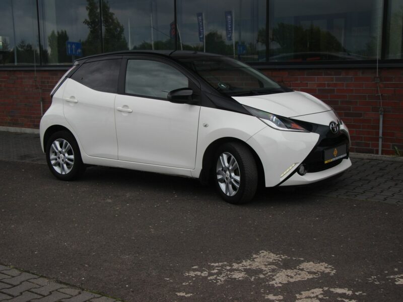 Toyota Aygo Klima*GrzaneFotele*Kamera*PanelDotyk*Esp*Led*Bluet*Alu15*Gwar VGS II (2014-)