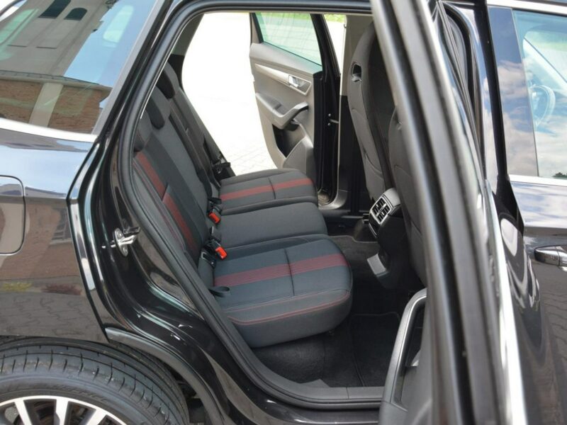 Škoda Karoq Ambition Plus Virtual Cokpit Radar ACC Ledy Kamery Park Assist Hak ASO