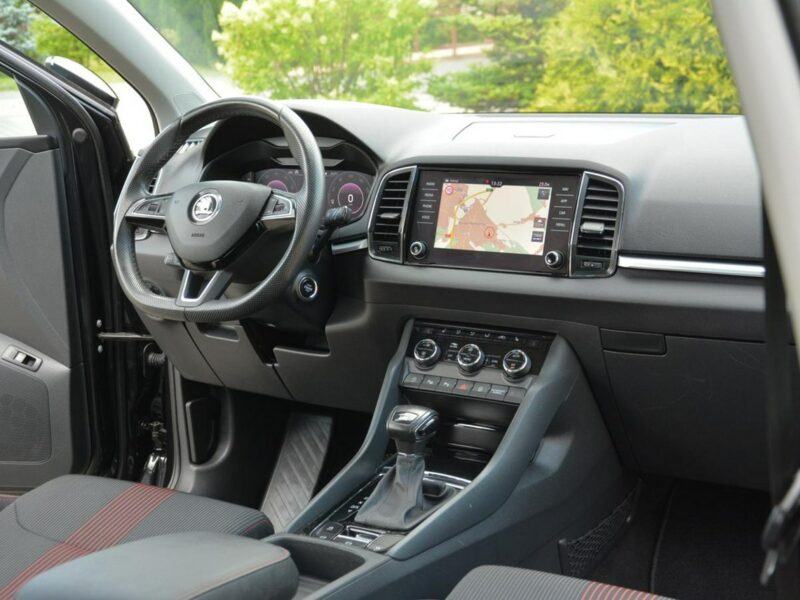 Škoda Karoq Ambition Plus Virtual Cokpit Radar ACC Ledy Kamery Park Assist Hak ASO