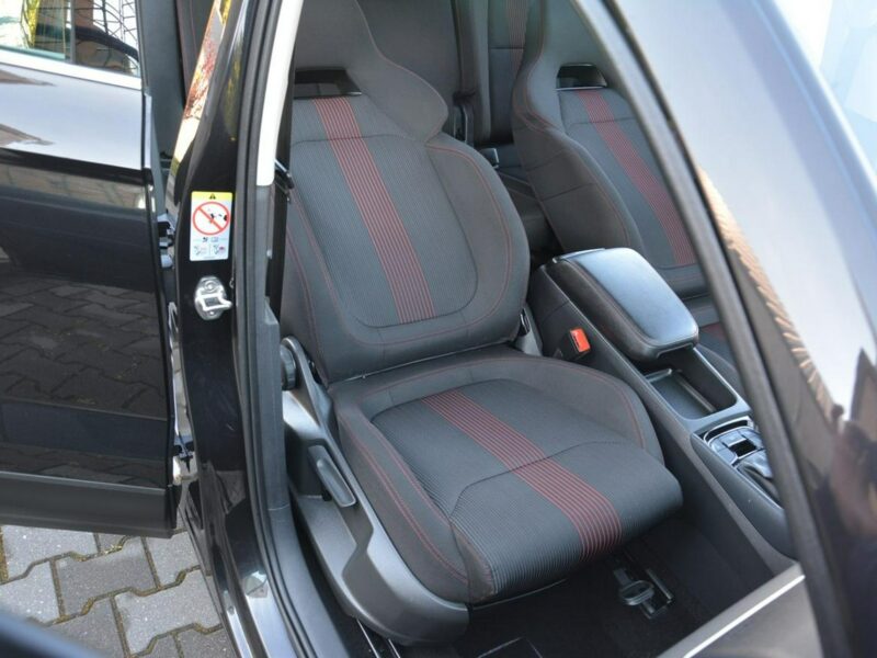 Škoda Karoq Ambition Plus Virtual Cokpit Radar ACC Ledy Kamery Park Assist Hak ASO