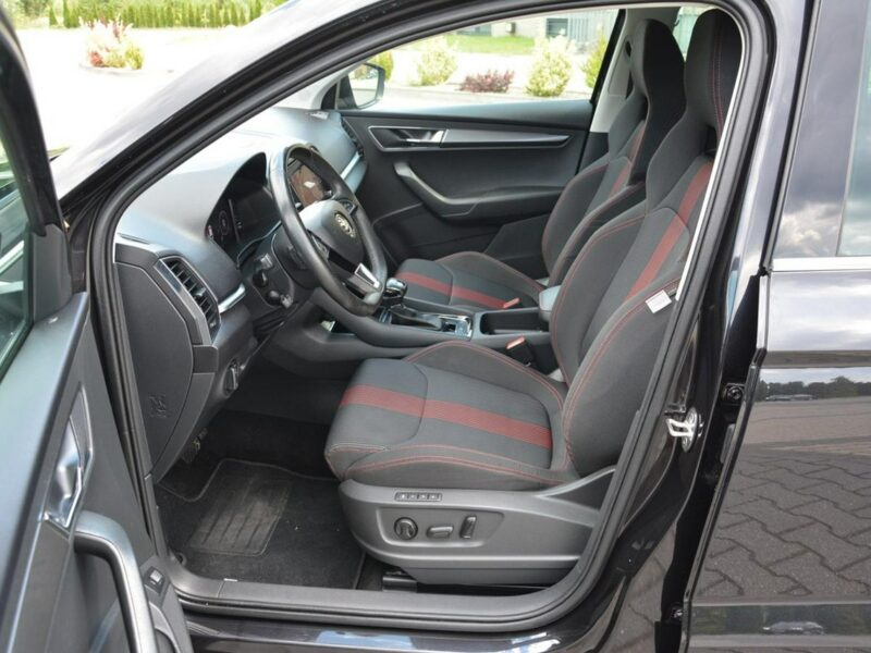 Škoda Karoq Ambition Plus Virtual Cokpit Radar ACC Ledy Kamery Park Assist Hak ASO