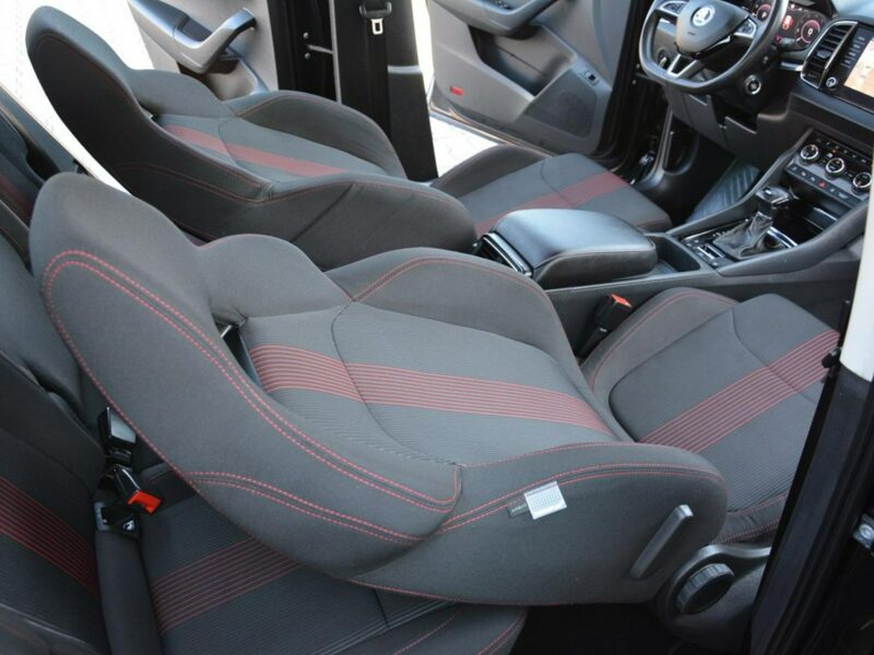 Škoda Karoq Ambition Plus Virtual Cokpit Radar ACC Ledy Kamery Park Assist Hak ASO