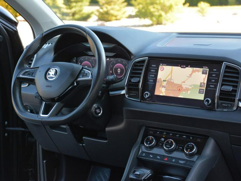 Škoda Karoq Ambition Plus Virtual Cokpit Radar ACC Ledy Kamery Park Assist Hak ASO
