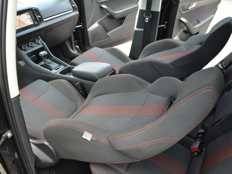 Škoda Karoq Ambition Plus Virtual Cokpit Radar ACC Ledy Kamery Park Assist Hak ASO