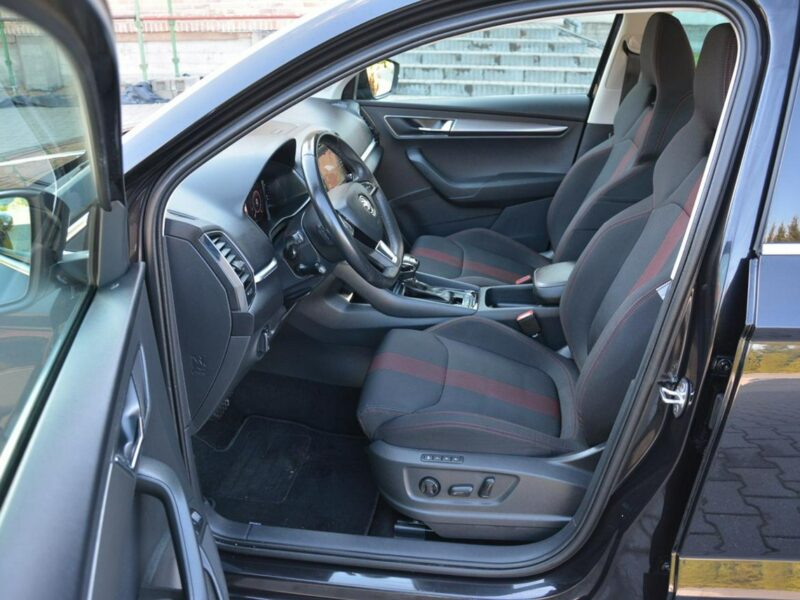 Škoda Karoq Ambition Plus Virtual Cokpit Radar ACC Ledy Kamery Park Assist Hak ASO