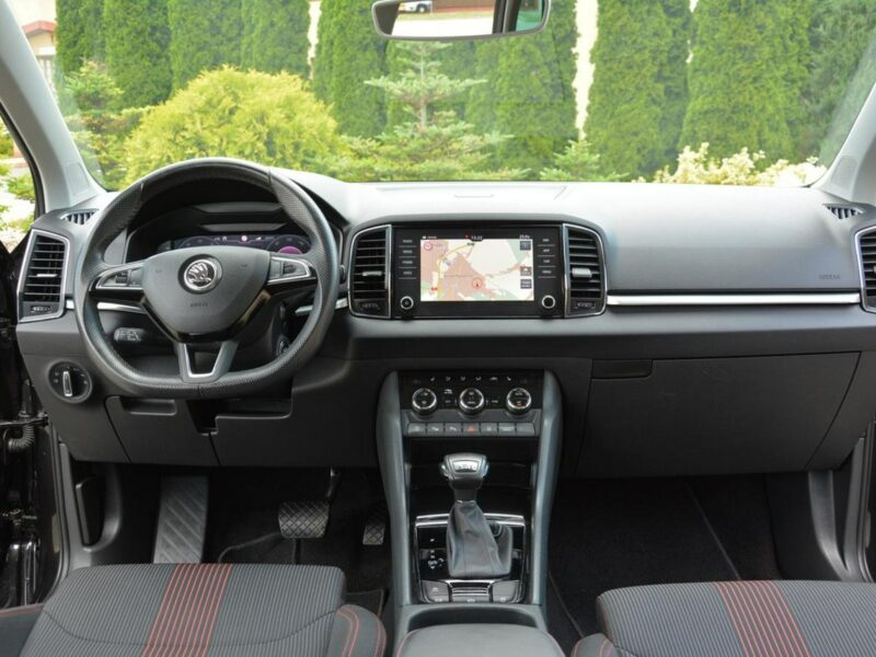 Škoda Karoq Ambition Plus Virtual Cokpit Radar ACC Ledy Kamery Park Assist Hak ASO