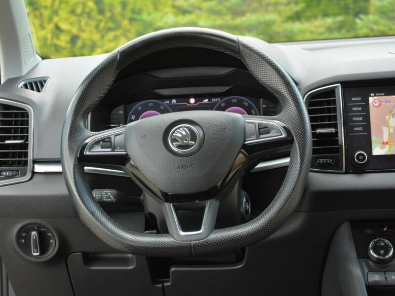 Škoda Karoq Ambition Plus Virtual Cokpit Radar ACC Ledy Kamery Park Assist Hak ASO
