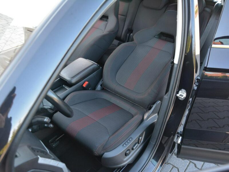 Škoda Karoq Ambition Plus Virtual Cokpit Radar ACC Ledy Kamery Park Assist Hak ASO