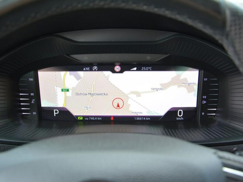 Škoda Karoq Ambition Plus Virtual Cokpit Radar ACC Ledy Kamery Park Assist Hak ASO