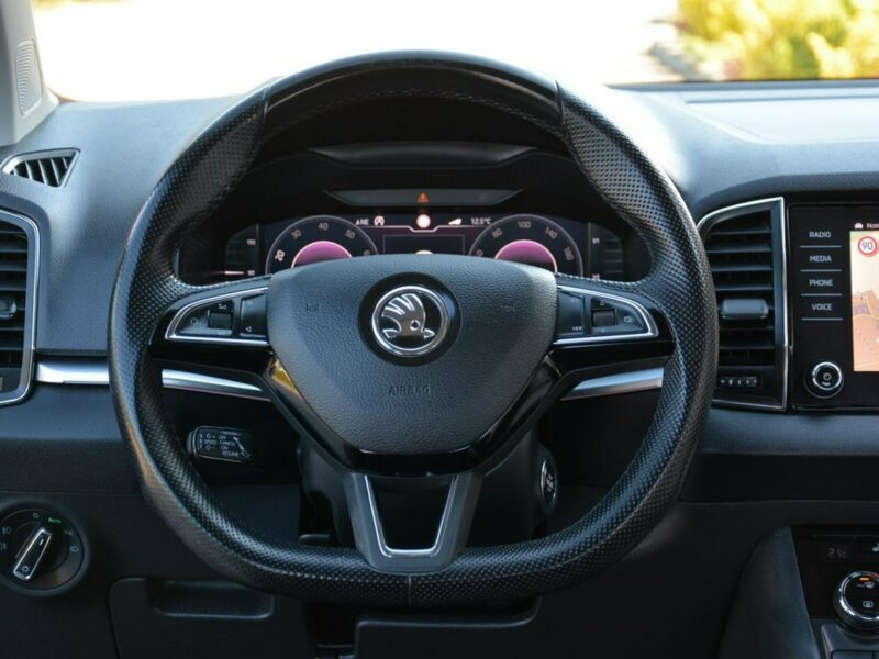Škoda Karoq Ambition Plus Virtual Cokpit Radar ACC Ledy Kamery Park Assist Hak ASO