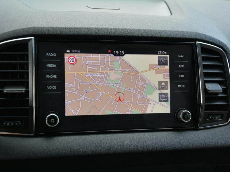 Škoda Karoq Ambition Plus Virtual Cokpit Radar ACC Ledy Kamery Park Assist Hak ASO