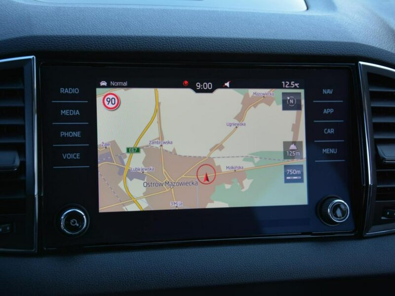 Škoda Karoq Ambition Plus Virtual Cokpit Radar ACC Ledy Kamery Park Assist Hak ASO