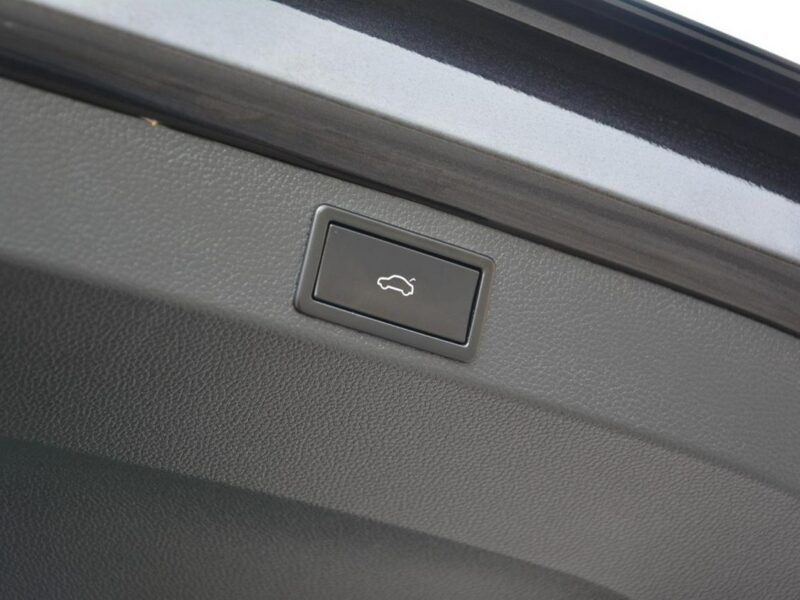 Škoda Karoq Ambition Plus Virtual Cokpit Radar ACC Ledy Kamery Park Assist Hak ASO