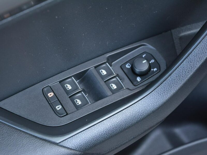 Škoda Karoq Ambition Plus Virtual Cokpit Radar ACC Ledy Kamery Park Assist Hak ASO