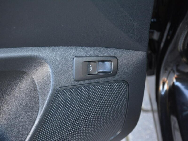 Škoda Karoq Ambition Plus Virtual Cokpit Radar ACC Ledy Kamery Park Assist Hak ASO
