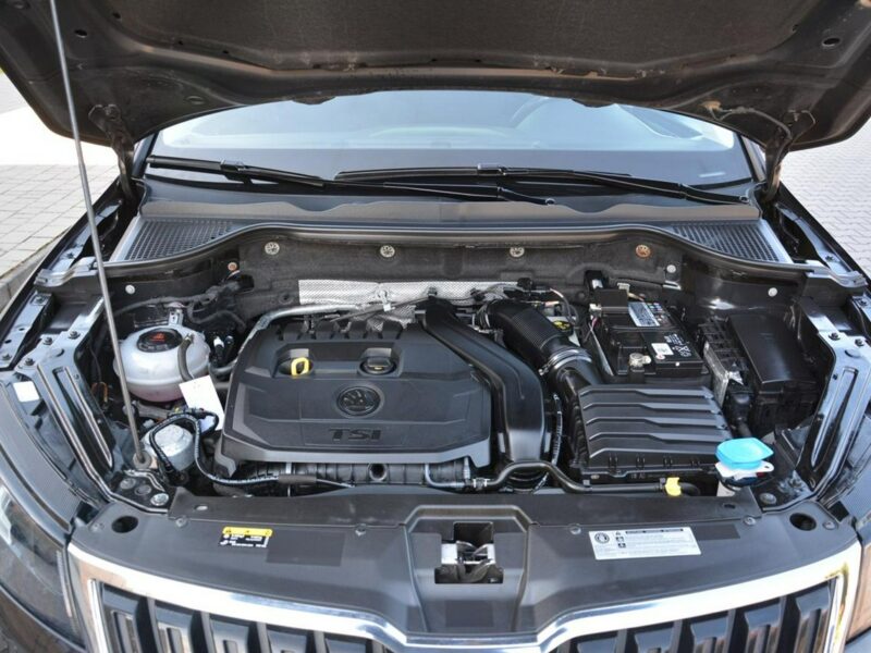 Škoda Karoq Ambition Plus Virtual Cokpit Radar ACC Ledy Kamery Park Assist Hak ASO