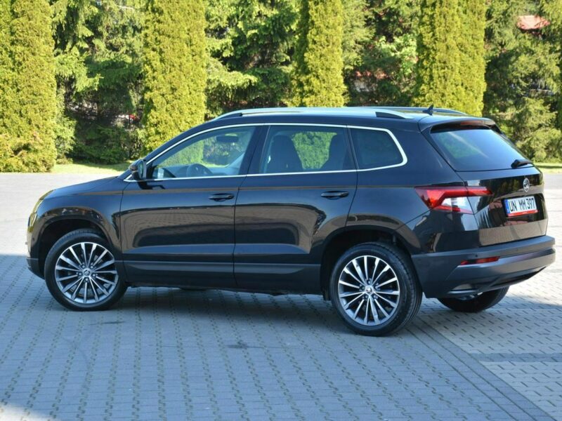 Škoda Karoq Ambition Plus Virtual Cokpit Radar ACC Ledy Kamery Park Assist Hak ASO
