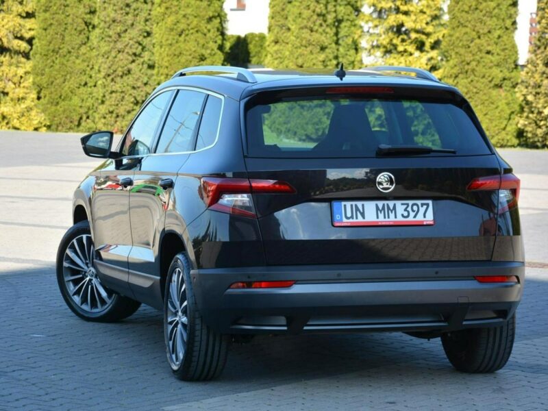 Škoda Karoq Ambition Plus Virtual Cokpit Radar ACC Ledy Kamery Park Assist Hak ASO