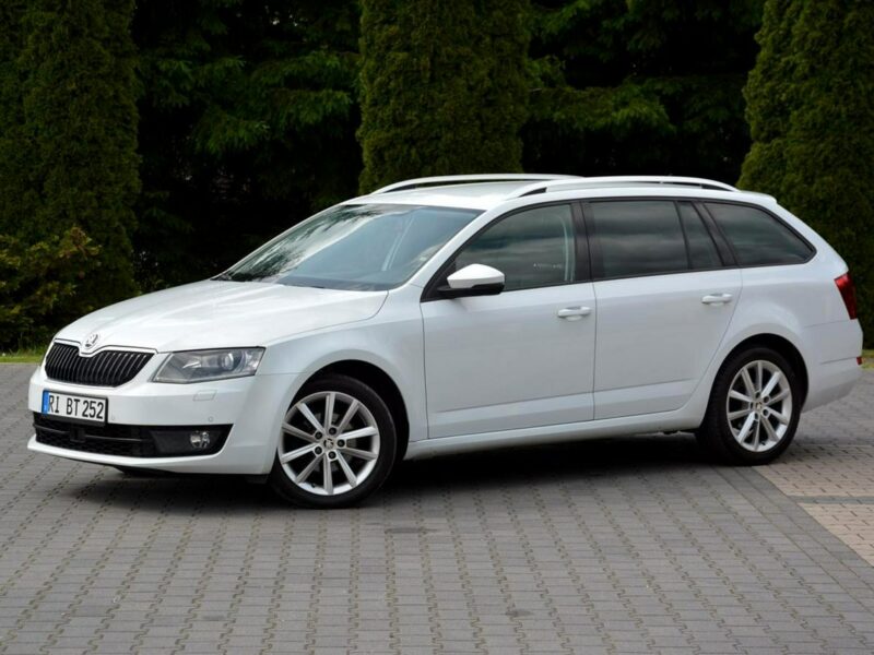 Škoda Octavia Skóry Navi Radar ACC Duża2xParktronici Bi-Xenon Ledy ASO SKODA III (2013-)