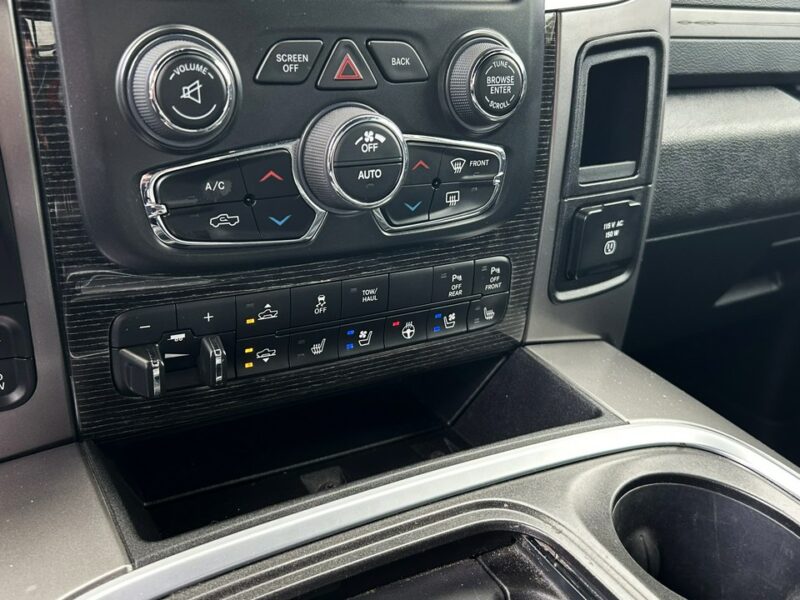 Dodge RAM Limited Pneumat Wentyle Kamera Podgrzew fotele IV (2009-2018)