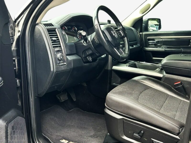 Dodge RAM RAM 2016 SPORT 5.7HEMI Kamera cofania Podgrz. fotele+kierownica IV (2009-2018)