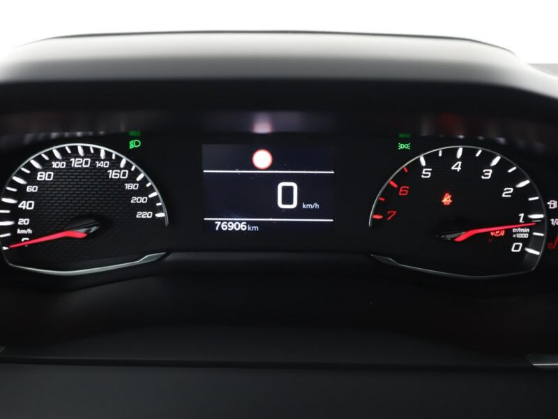 Peugeot 2008 navi kamera i czujniki parkowania klima auto II (2019-)