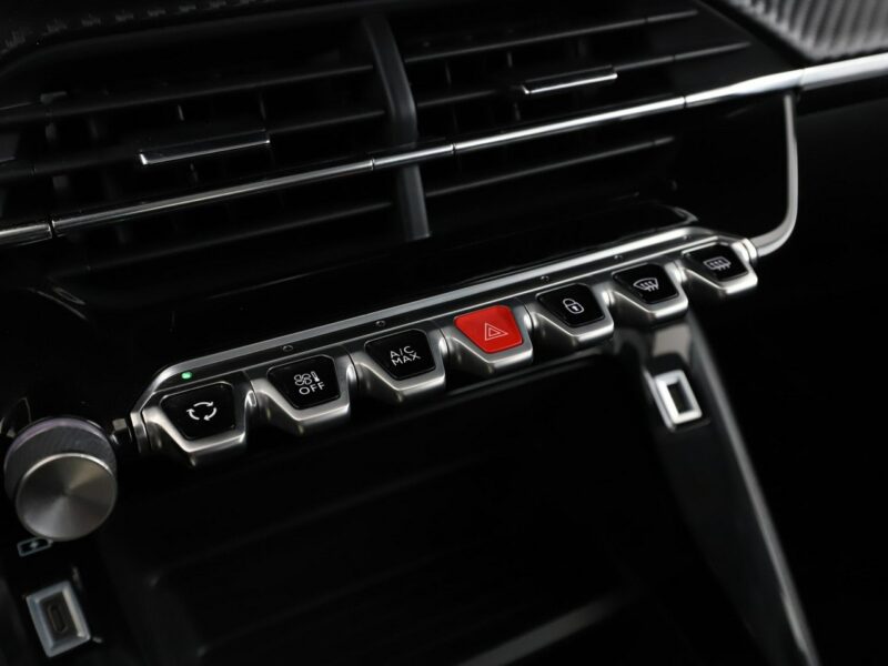Peugeot 2008 navi kamera i czujniki parkowania klima auto II (2019-)