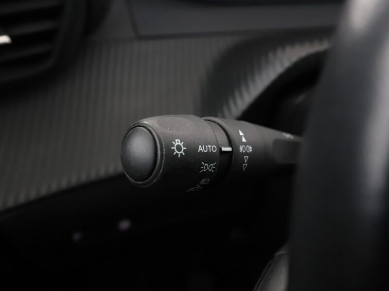 Peugeot 2008 navi kamera i czujniki parkowania klima auto II (2019-)