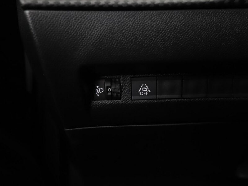 Peugeot 2008 navi kamera i czujniki parkowania klima auto II (2019-)