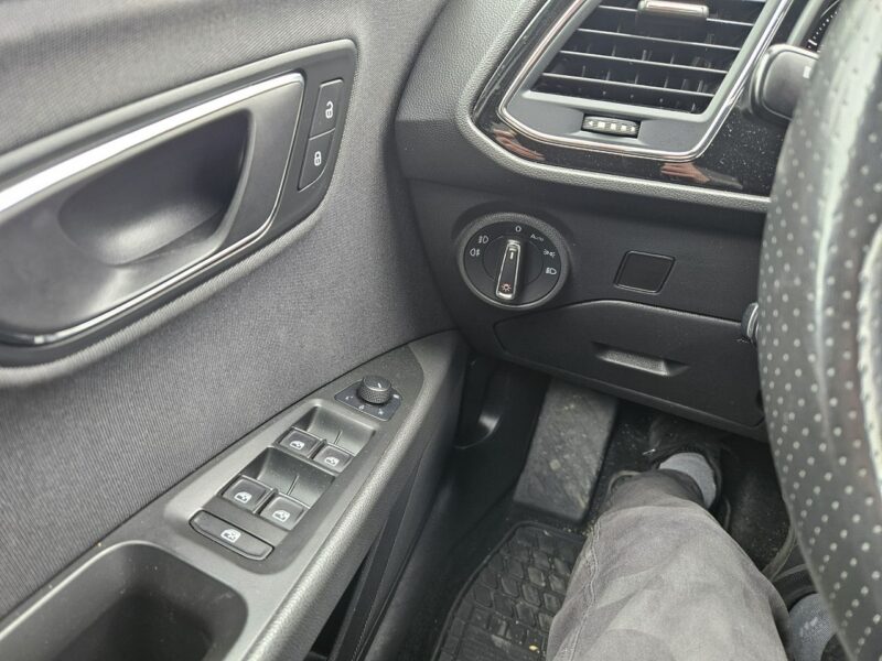 Seat Leon FR / Niski przebieg / Nawigacja / Klimatronic / Tempomat / 6 biegów III (2012-)