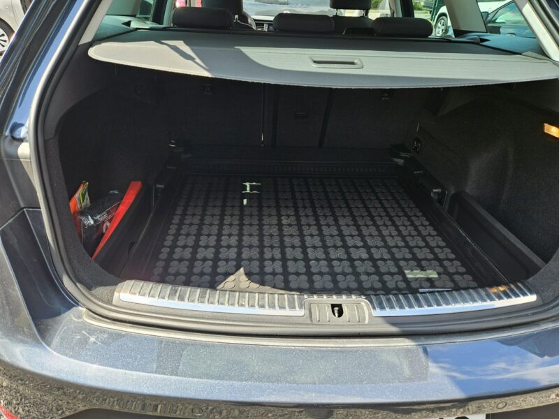 Seat Leon FR / Niski przebieg / Nawigacja / Klimatronic / Tempomat / 6 biegów III (2012-)