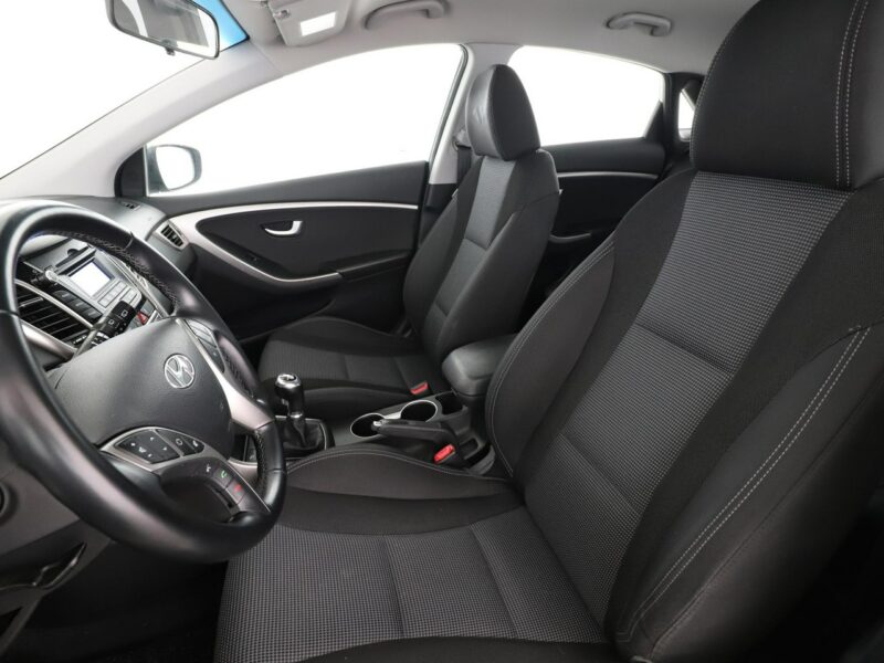 Hyundai i30 LIFT 1.6 120KM klima PDC tempomat grzana kierownica ks.serwisowa II (2012 - 2016)
