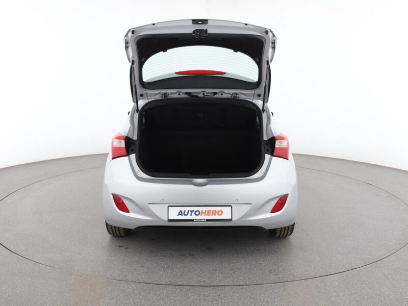 Hyundai i30 LIFT 1.6 120KM klima PDC tempomat grzana kierownica ks.serwisowa II (2012 - 2016)