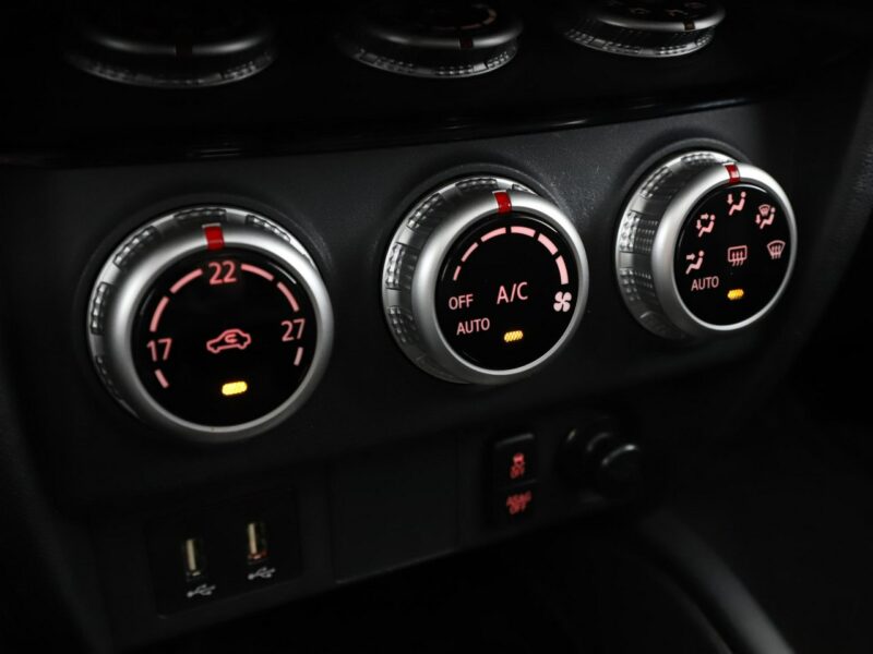 Mitsubishi ASX automat panorama navi kamera tempomat klima-auto Bluetooth