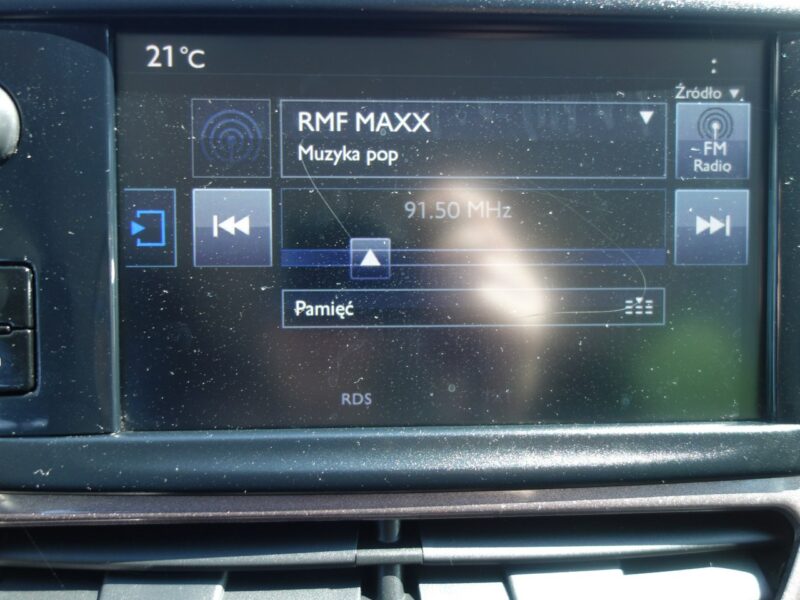 Peugeot 2008 Peugeot 2008 2015r 1.2 benzyna 82km bezwypadkowy klima niski przebieg I (2013-2019)