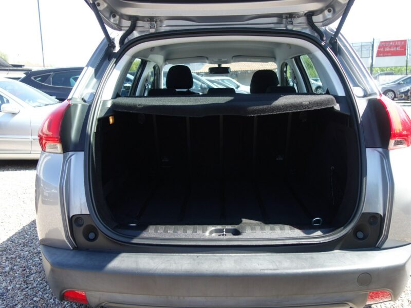 Peugeot 2008 Peugeot 2008 2015r 1.2 benzyna 82km bezwypadkowy klima niski przebieg I (2013-2019)
