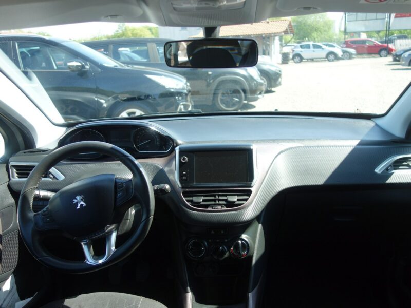 Peugeot 2008 Peugeot 2008 2015r 1.2 benzyna 82km bezwypadkowy klima niski przebieg I (2013-2019)