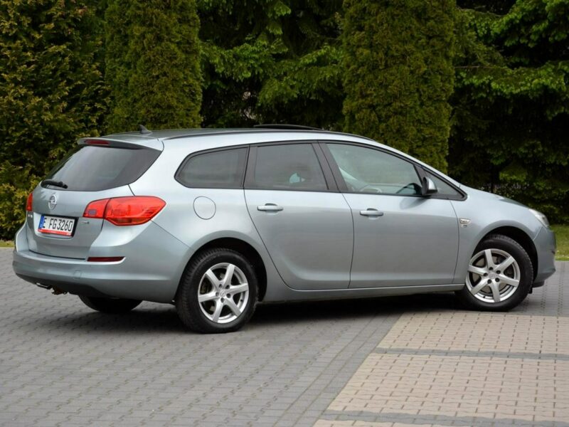 Opel Astra 1.7CDT-I (110KM) 150-lecie Opla Navi pół-Skóry 2xParktr. Szyberdach J (2009-2019)