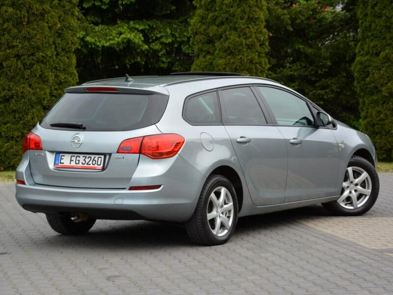 Opel Astra 1.7CDT-I (110KM) 150-lecie Opla Navi pół-Skóry 2xParktr. Szyberdach J (2009-2019)