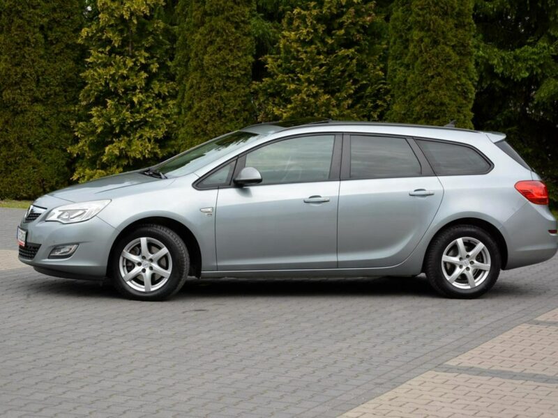 Opel Astra 1.7CDT-I (110KM) 150-lecie Opla Navi pół-Skóry 2xParktr. Szyberdach J (2009-2019)